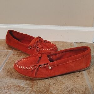 MINNETONKA Kilty Hardsole All Suede Moccasin Rust Color Size 11